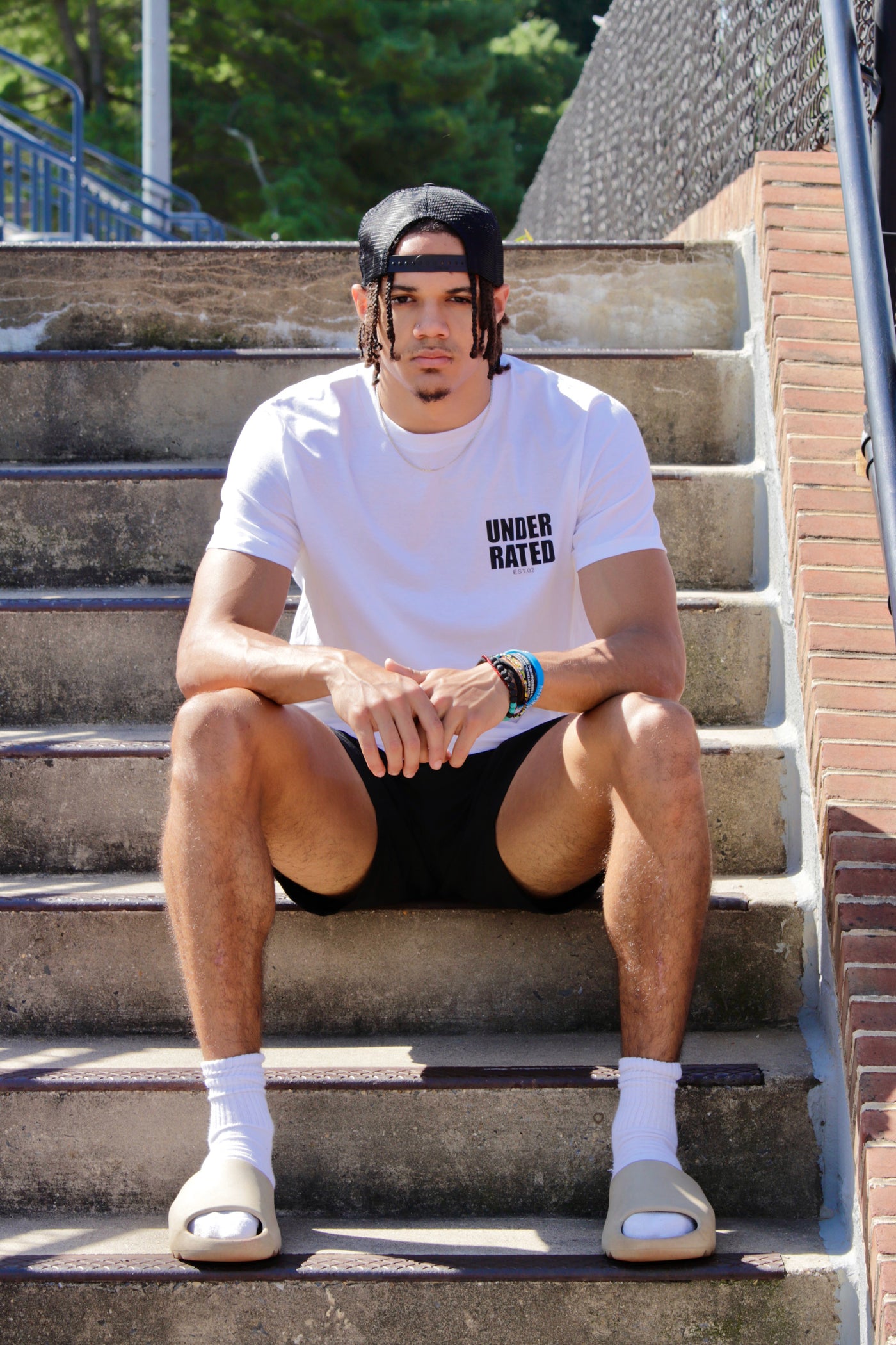 UNDERRATED WHITE T-SHIRT SIDE TEXT