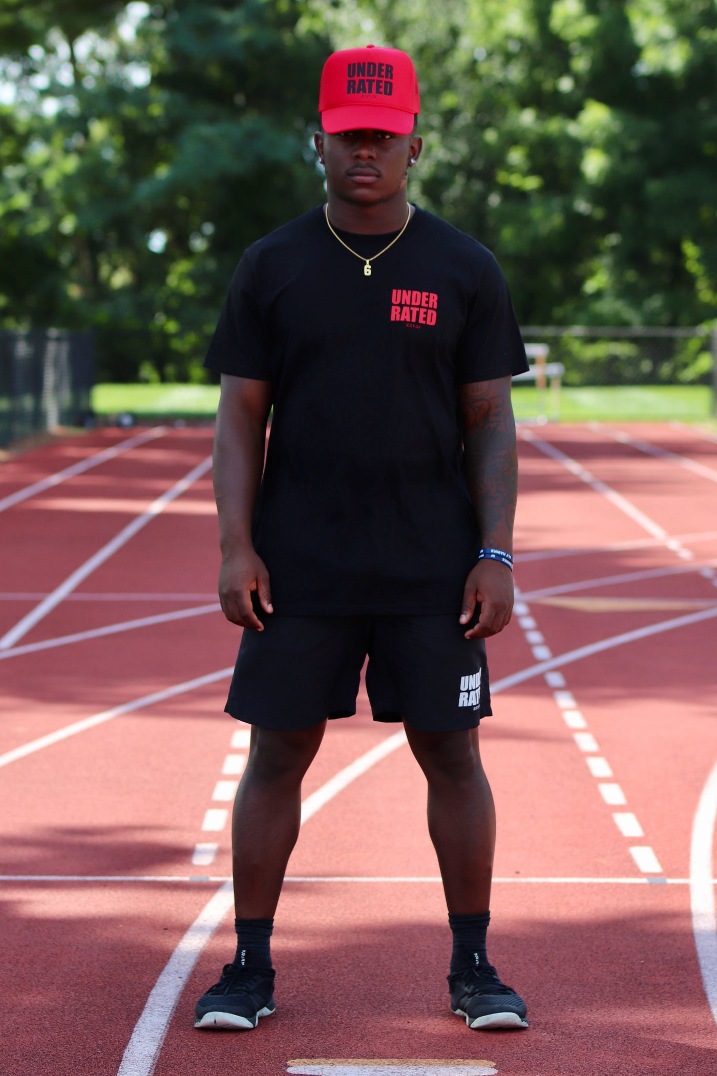UNDERRATED BLACK T-SHIRT RED SIDE TEXT