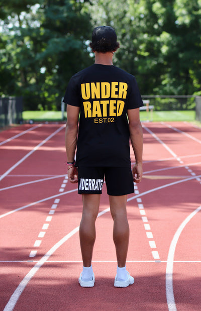UNDERRATED BLACK T-SHIRT YELLOW SIDE TEXT
