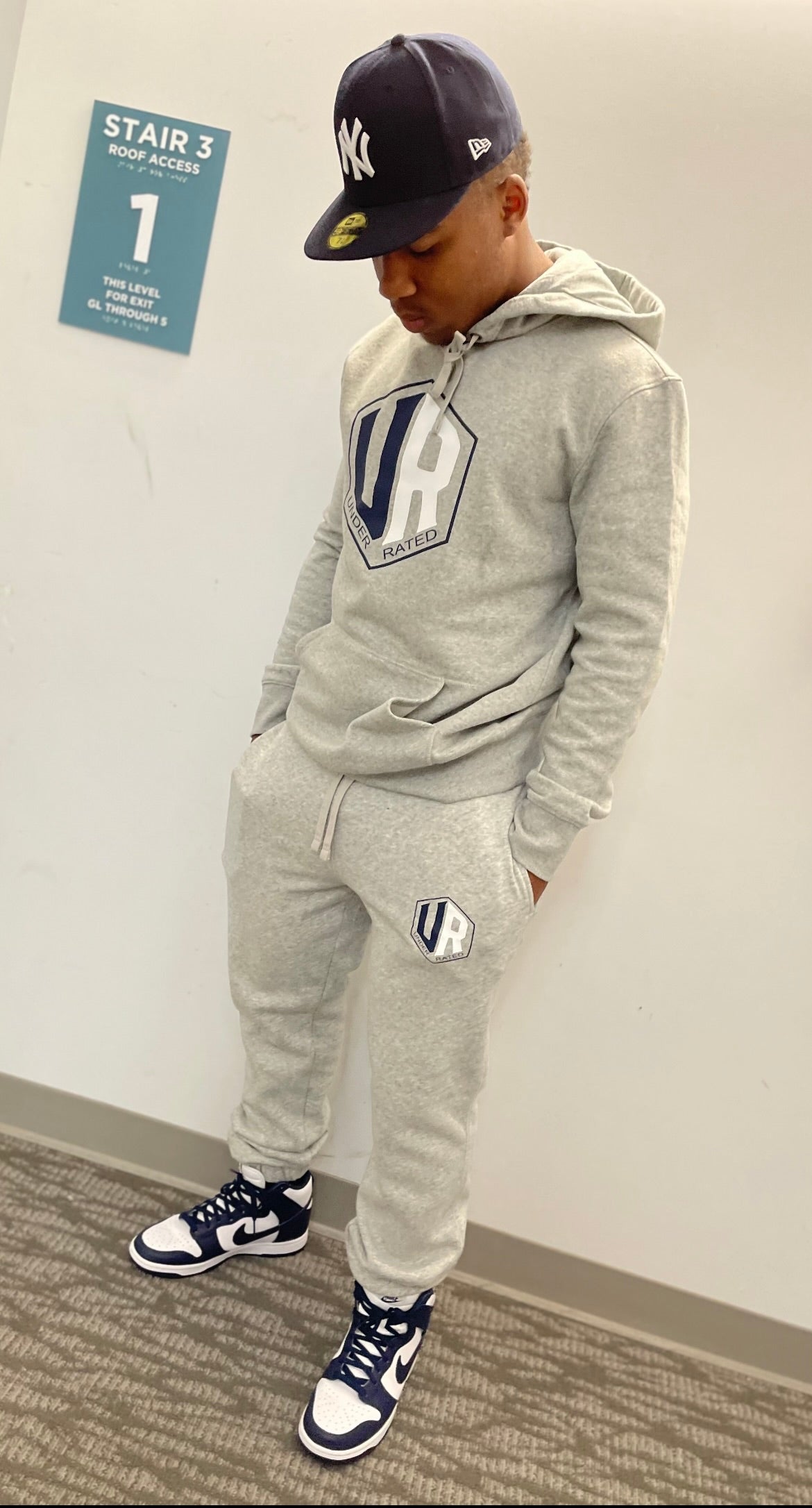 GREY UNDERRATED SWEATPANTS