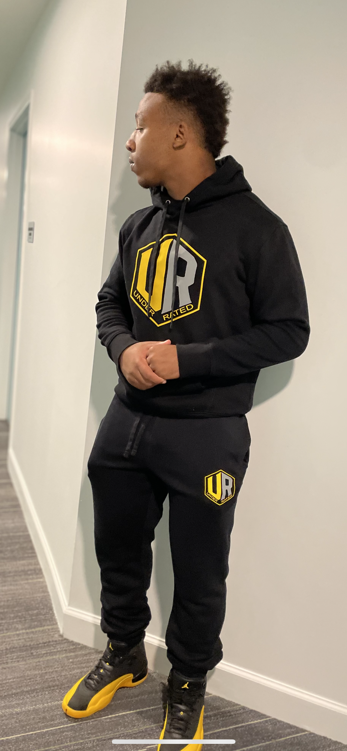 BLACK UNDERRATED SWEATPANTS