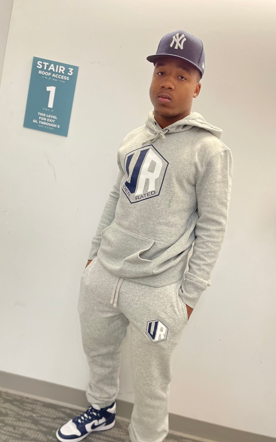 GREY UNDERRATED SWEATPANTS