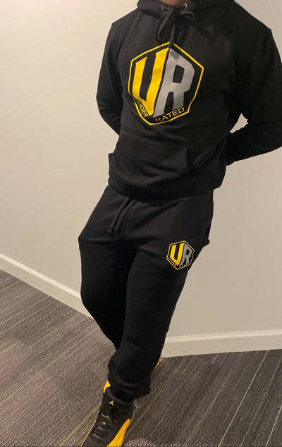 BLACK UNDERRATED SWEATPANTS