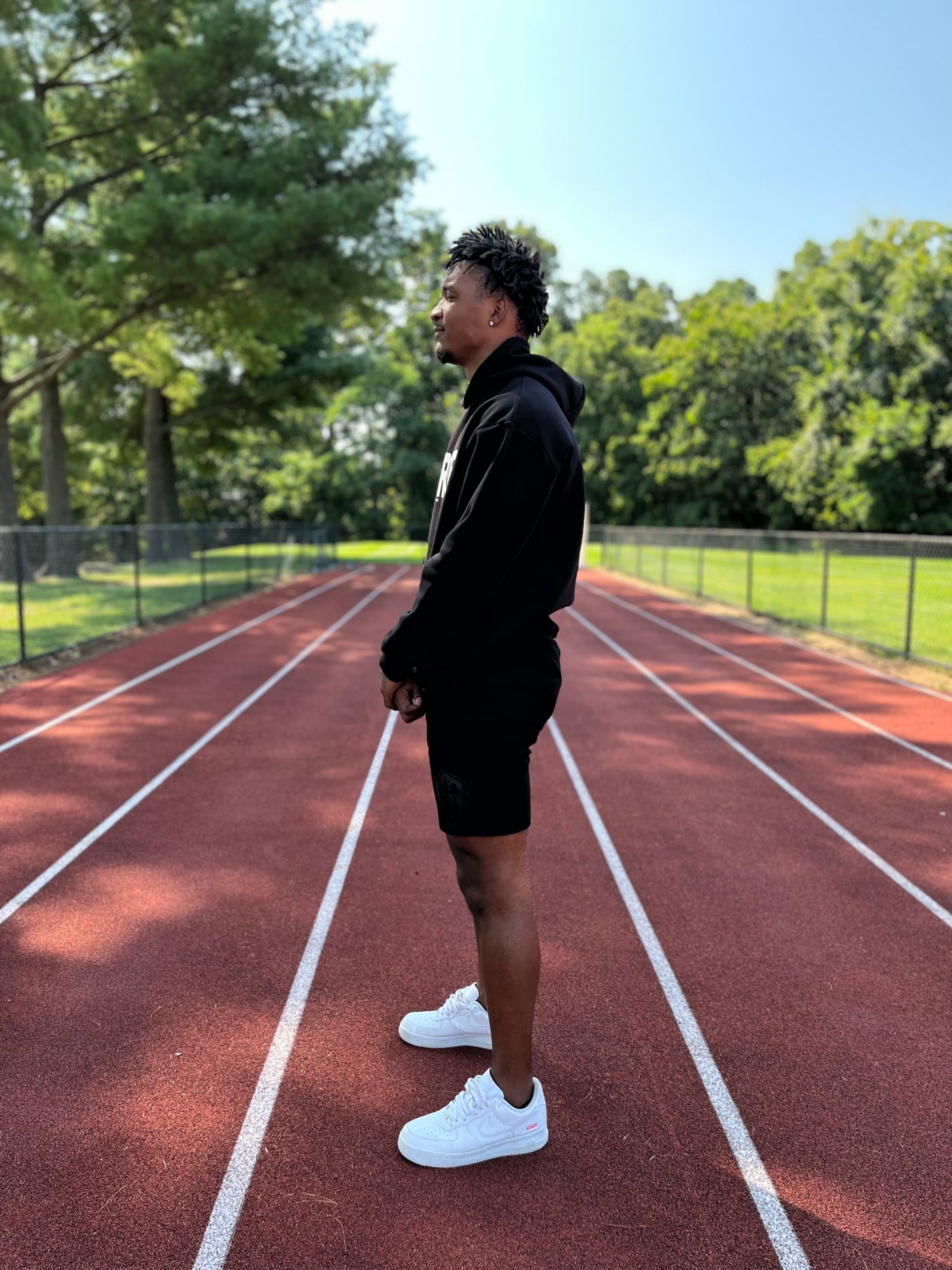BLACK UNDERRATED HOODIE