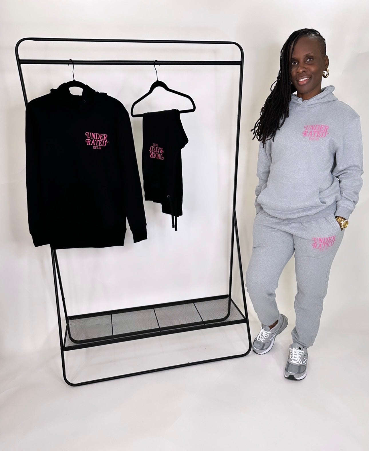 UNDERRATED SWEATPANTS PINK TEXT
